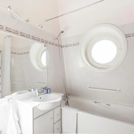 52 Clichy - D'hotes 4* Paříž