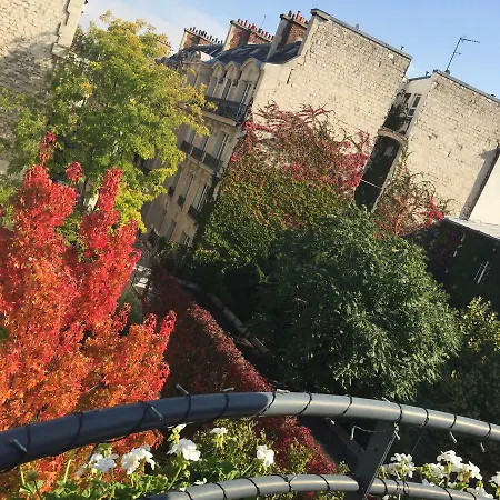 52 Clichy - D'hotes 4*
