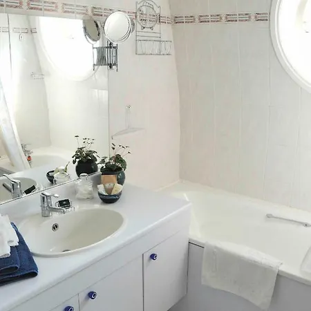 52 Clichy - D'hotes 4*