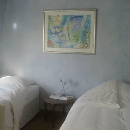 52 Clichy - D'hotes Bed & Breakfast Paříž