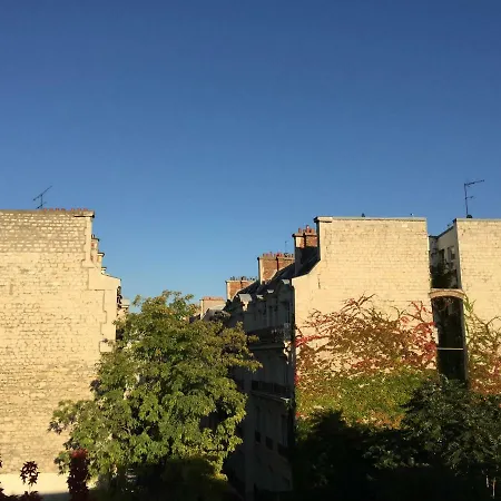 לינה וארוחת בוקר 52 Clichy - D'hotes