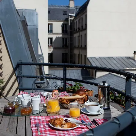 52 Clichy - D'hotes Oda ve Kahvaltı
