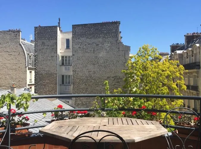 52 Clichy - D'hotes