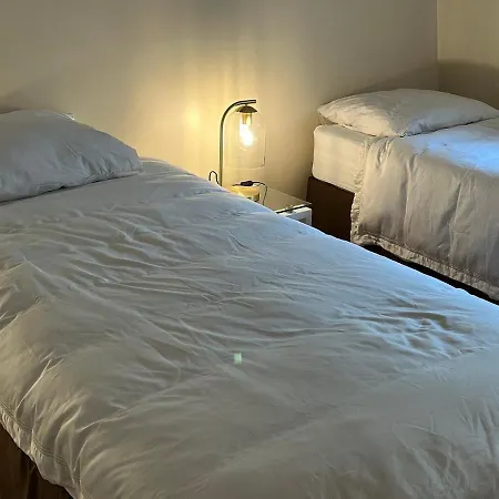 52 Clichy - D'hotes Bed & Breakfast Paris