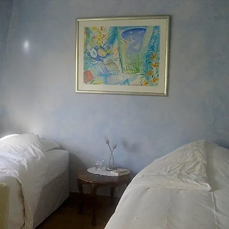 52 Clichy - D'hotes 4* パリ