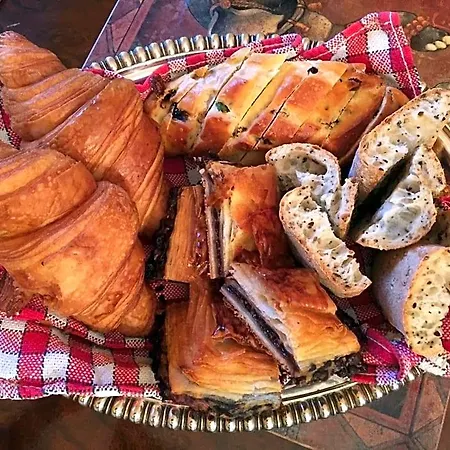 52 Clichy - D'hotes 4*