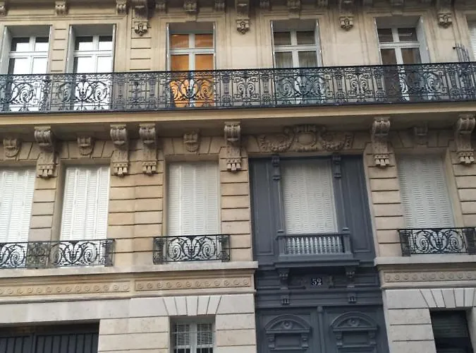 52 Clichy - D'hotes