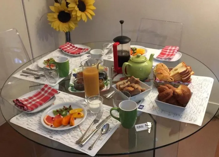 52 Clichy - D'hôtes Couette-café Paris