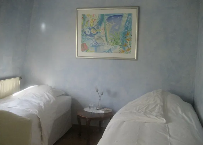 52 Clichy - D'hotes Bed & Breakfast Paris