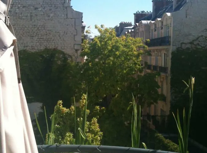 Nocleg ze śniadaniem 52 Clichy - D'hotes 4*