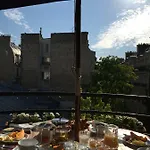 Bed & Breakfast 52 Clichy - D'hotes Paris