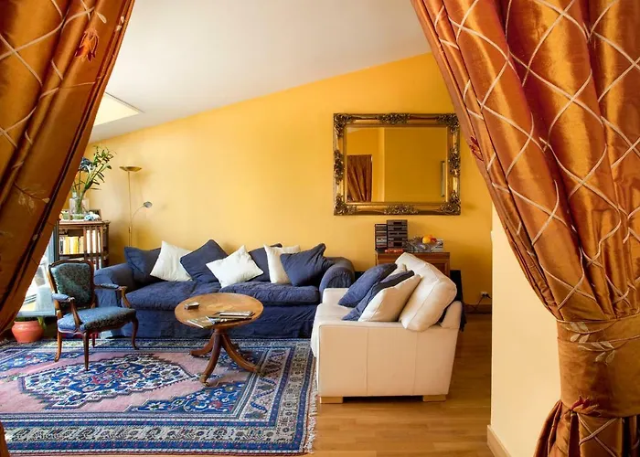52 Clichy - D'hotes 4* Paris