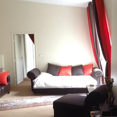 52 Clichy - D'hotes Bed & Breakfast