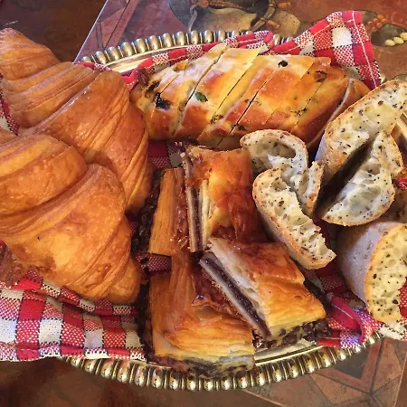 52 Clichy - D'hotes Bed & Breakfast Paris