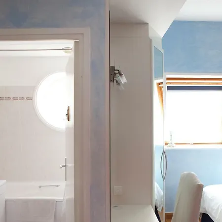 Bed & Breakfast 52 Clichy - D'hotes *
