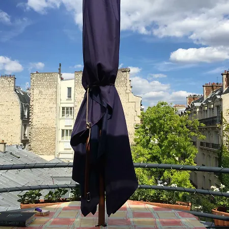 52 Clichy - D'hotes * Paris